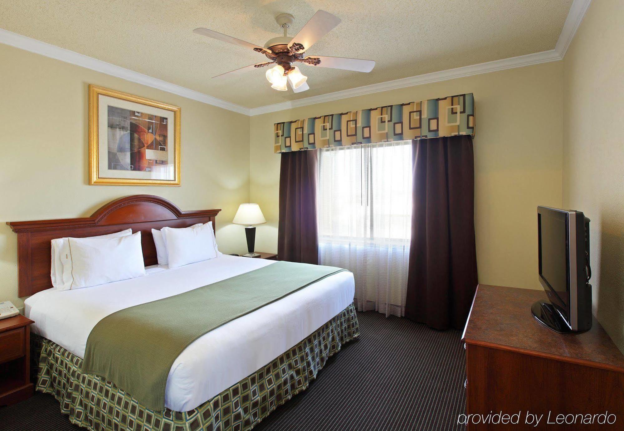 Holiday Inn Express Hotel & Suites Greenville By Ihg Habitación foto