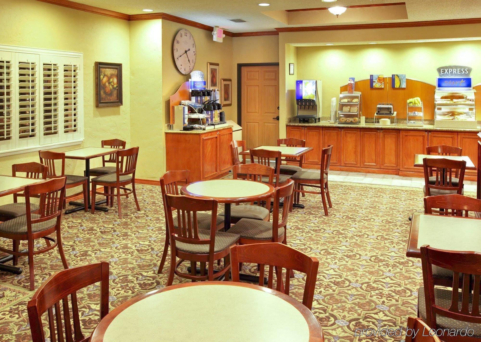 Holiday Inn Express Hotel & Suites Greenville By Ihg Exterior foto