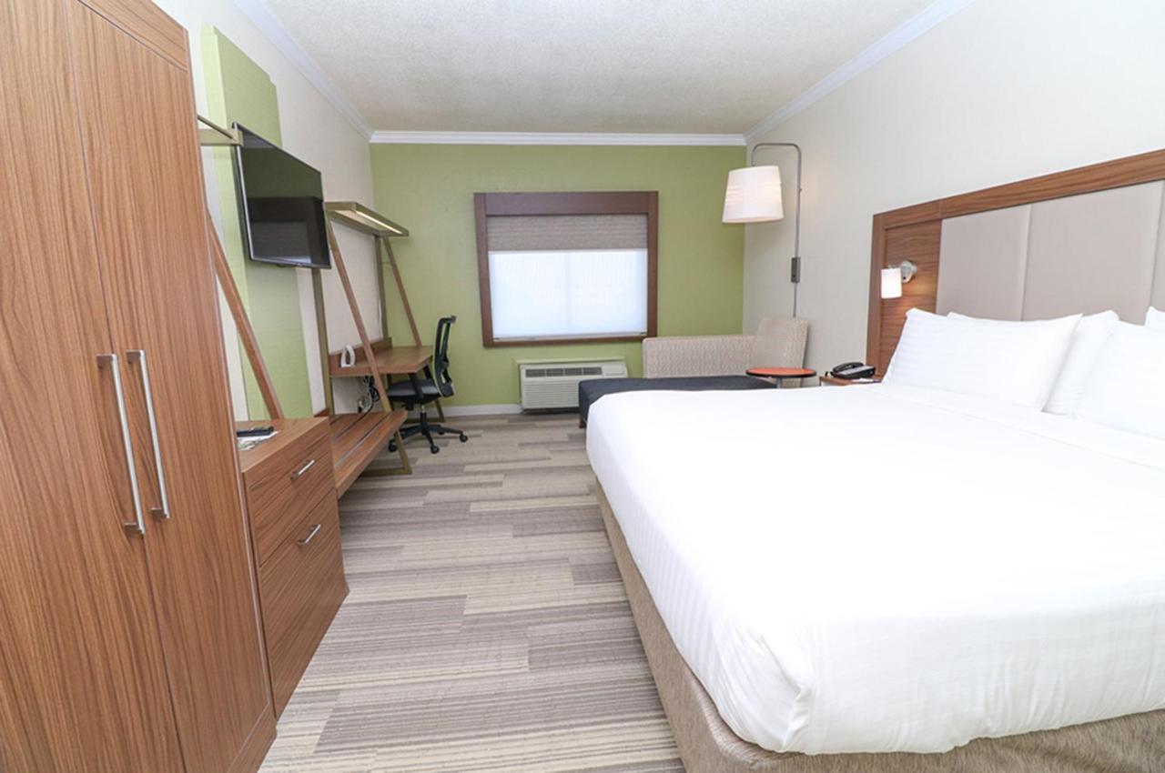 Holiday Inn Express Hotel & Suites Greenville By Ihg Exterior foto