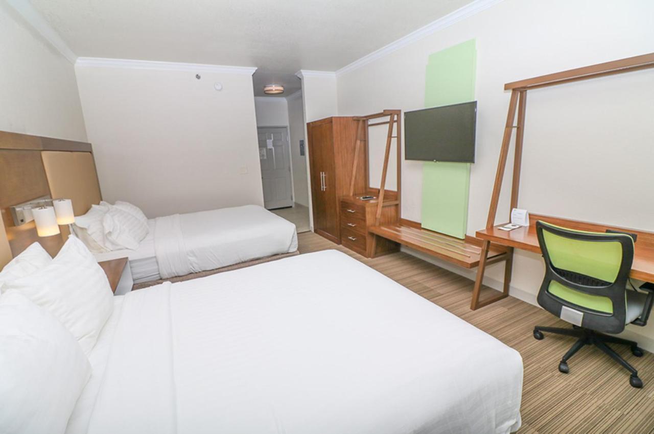 Holiday Inn Express Hotel & Suites Greenville By Ihg Exterior foto