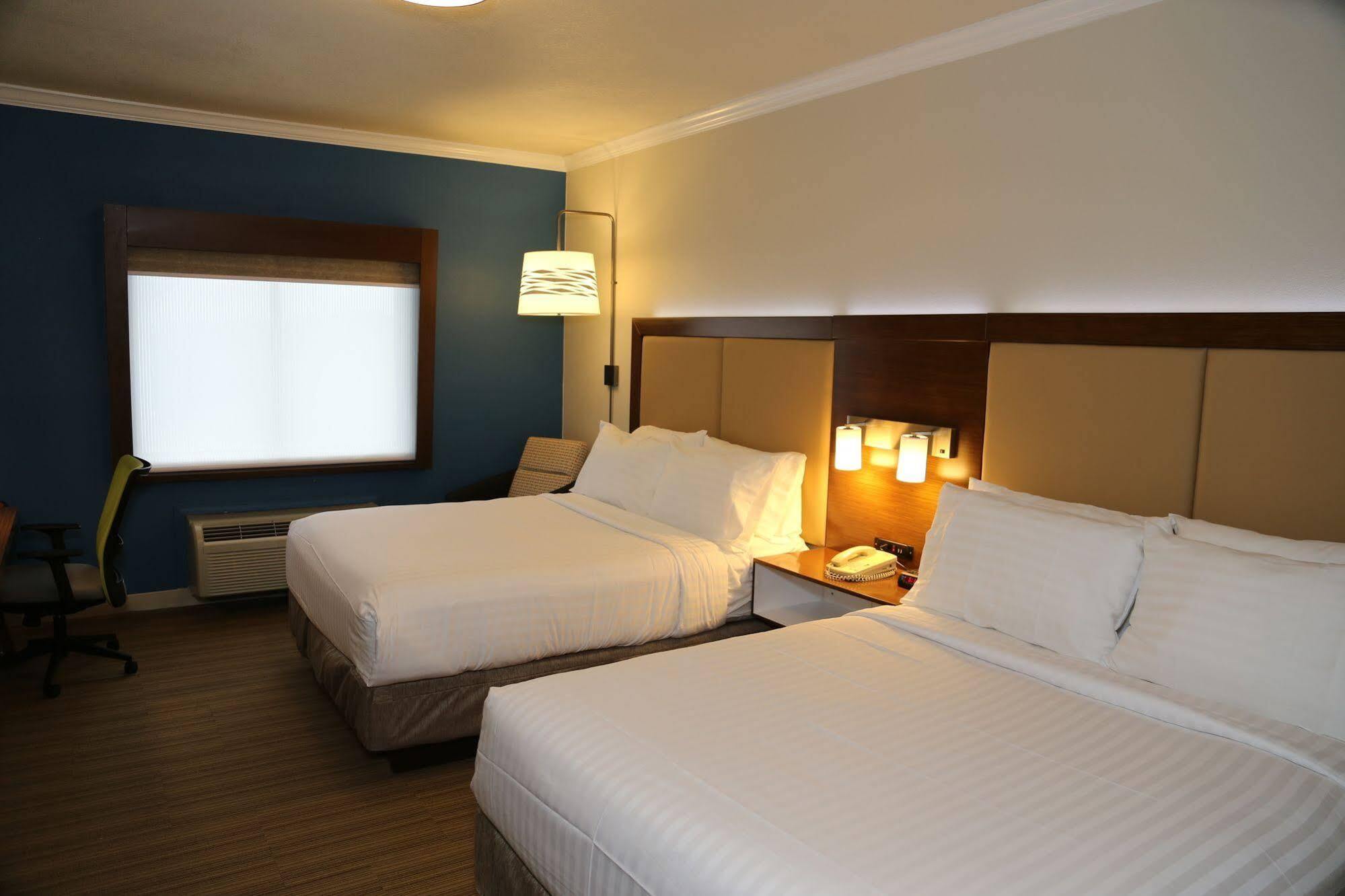 Holiday Inn Express Hotel & Suites Greenville By Ihg Exterior foto